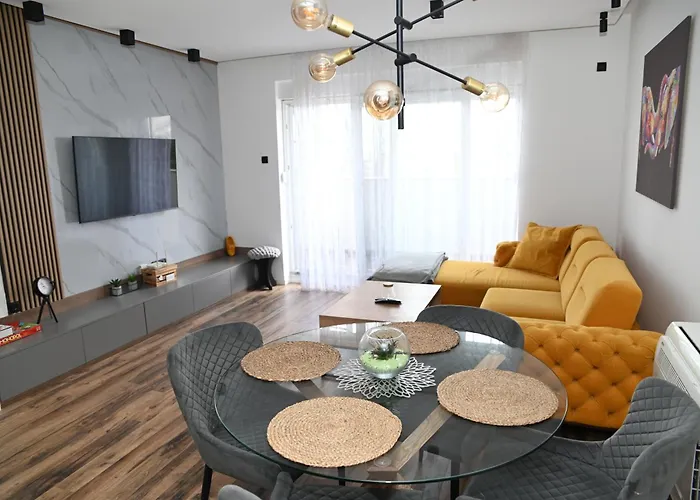 Leotar View Apartament *